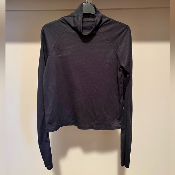 oiselle Tops - Oiselle Black Mile One Flyout Top